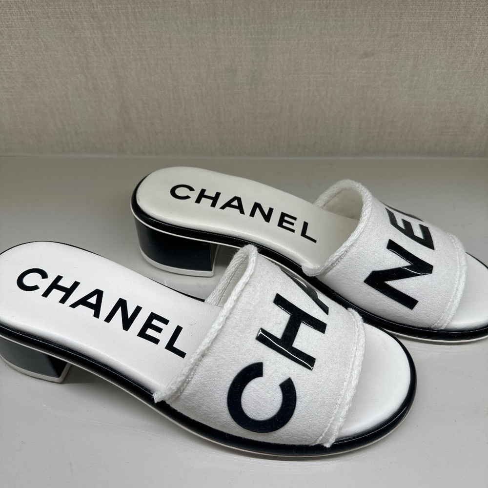 Chanel Slides Mules sandals 24C 38